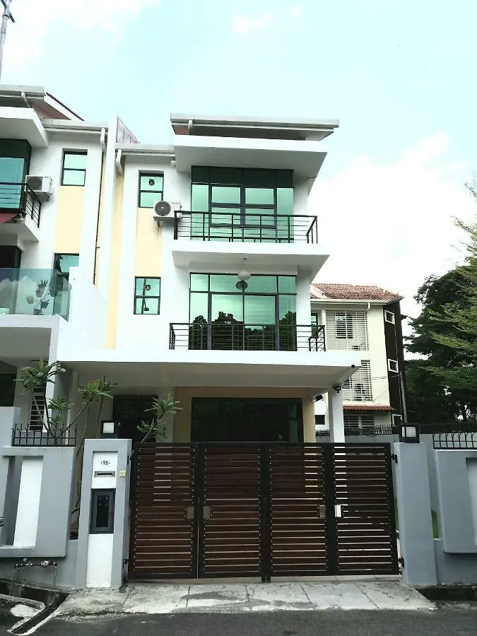 De Nest Holiday Home Bayan Lepas